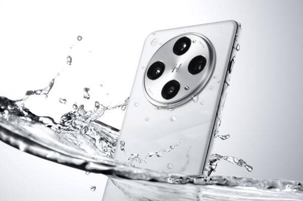 OPPO Find X8 Ultra配置大揭秘：指纹+600